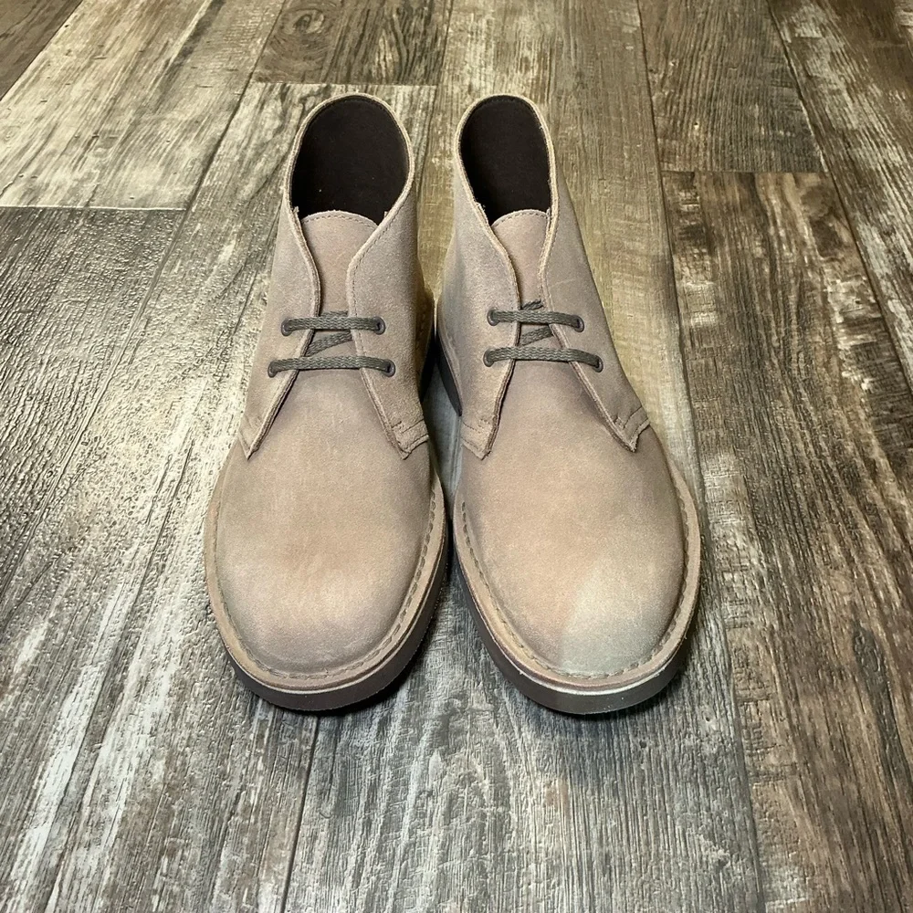 Clark’s Men's Tan Suede Desert Boots Size 7.5